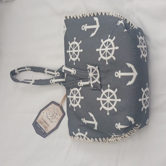 BLUE WITH WHITE ANCHOR AND SHIPS WHEEL DESIGN SATCHEL HANDBAG - Picture 2 of 5